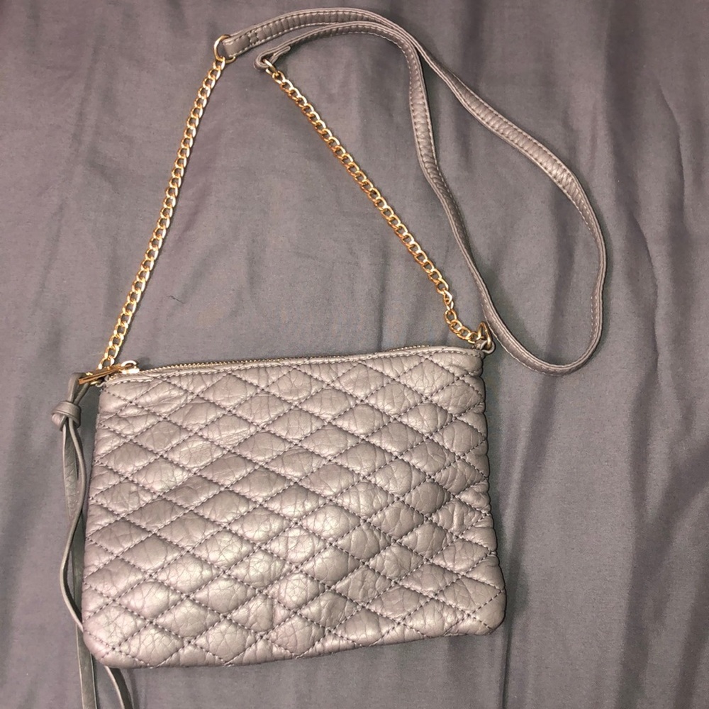 Crossbody chain quilted bag